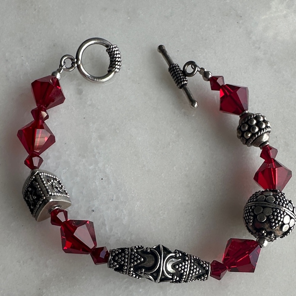 Elegant Red Swarovski crystals and Sterling Silver Beaded Bracelet